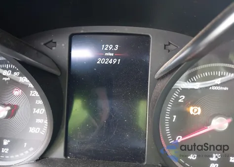 2015 Mercedes-Benz C 300 Luxury/Sport z USA, uszkodzony, nr VIN 55SWF4JB9FU044507